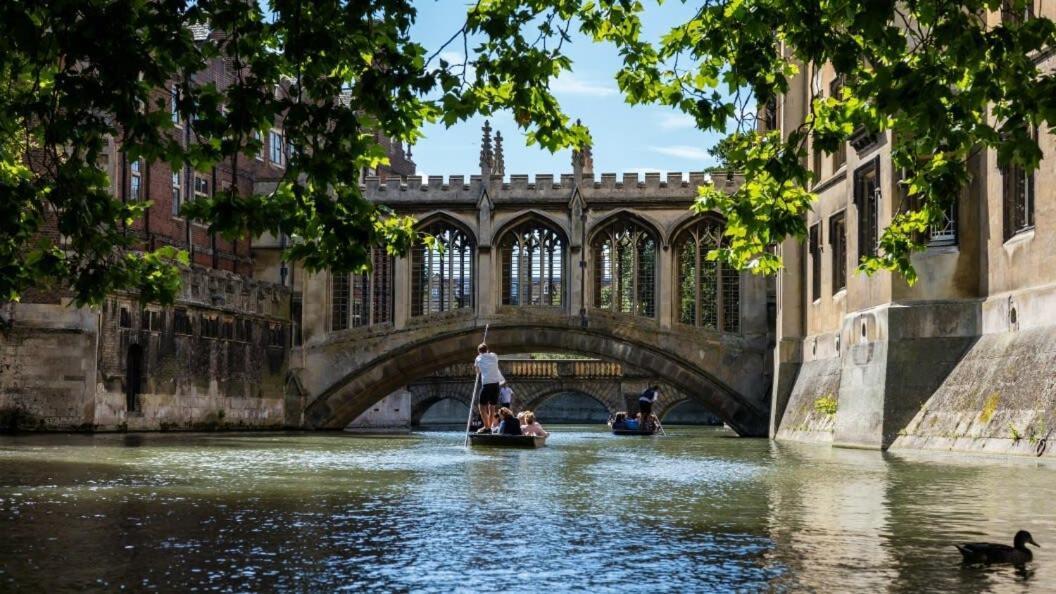 Spacious 3 Bedroom Flat In Heart Of City Centre Cambridge  Exterior photo
